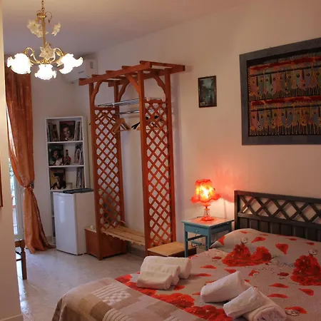 Su Nuraghe Bed & Breakfast SantʼAntìoco