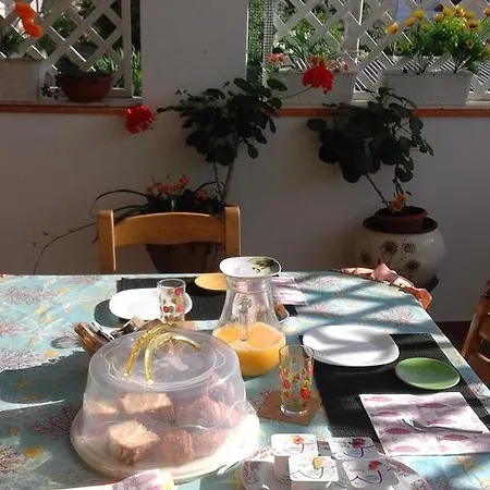 Su Nuraghe Couette-café SantʼAntìoco